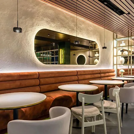 ホテル Moevenpick & 5*