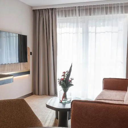 Moevenpick & فندق كارباش